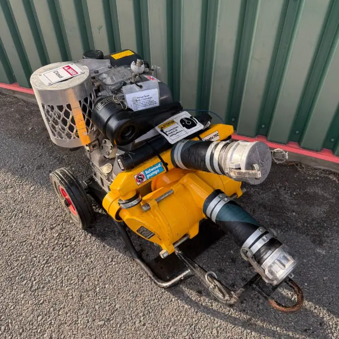 Marlow Diesel Diaphragm Pump 3inches 3.4HP Selwood Spate75C — Used | Granby, QC, Canada