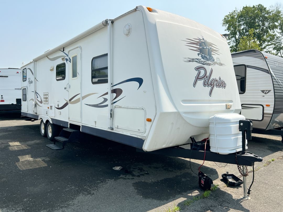 Pilgrim 25 ft T:A Travel Trailer.jpg