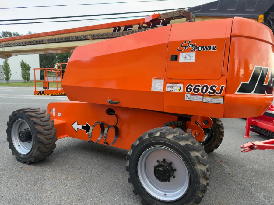 2014 JLG JLG 660SJ 4WD Dual Fuel Telescopic Boom Lift — Refurbished | Granby, QC, Canada