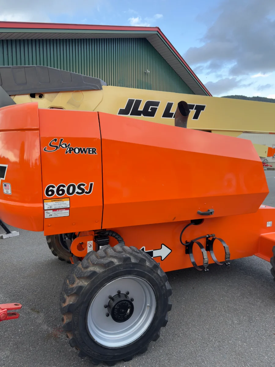 2014 JLG JLG 660SJ 4WD Dual Fuel Telescopic Boom Lift — Refurbished | Granby, QC, Canada
