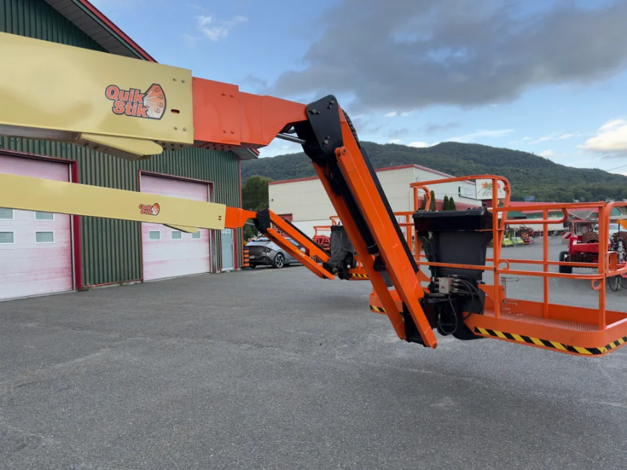 2014 JLG JLG 660SJ 4WD Dual Fuel Telescopic Boom Lift — Refurbished | Granby, QC, Canada