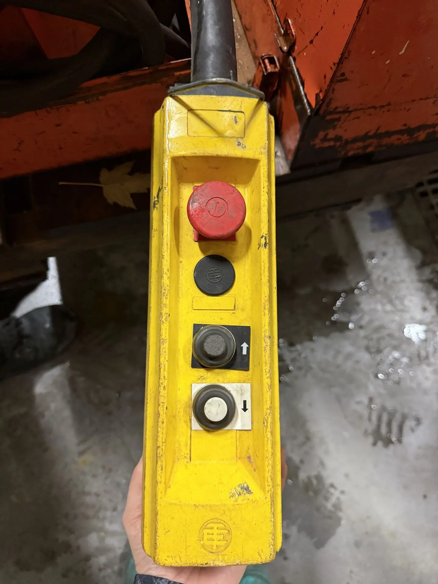 Power Climber Treuil à câble métallique Power Climber 1,5 HP 220 V 1 PH — Used | Granby, QC, Canada