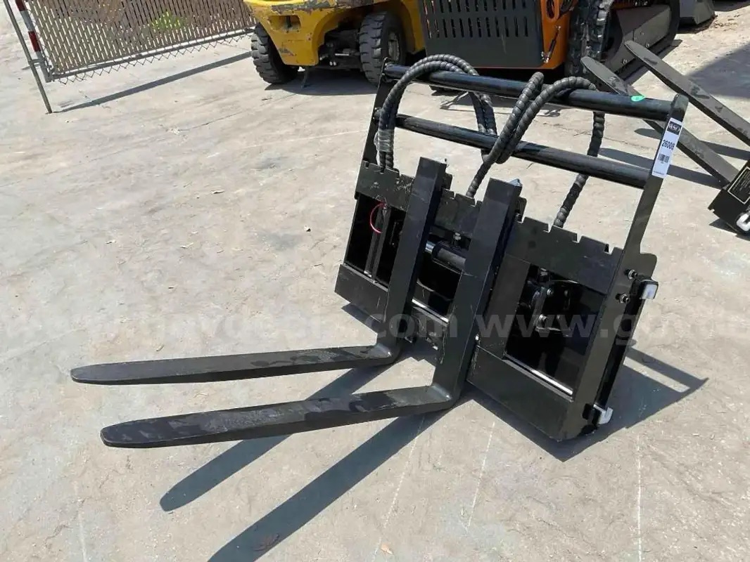 GIYI GY-CYHC 30 in Mini Skid Steer Forks.webp