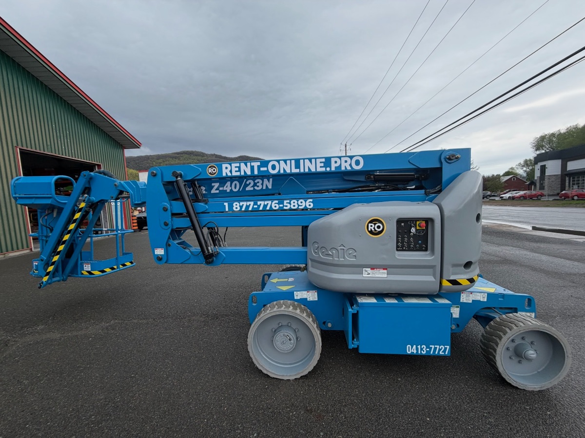 CAT telehandler - 7 of 11.jpeg